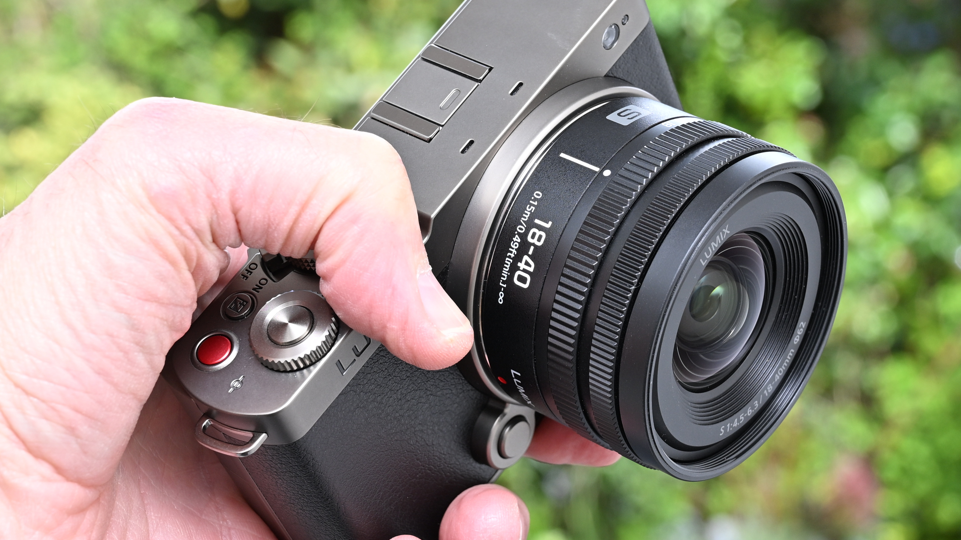 Panasonic Lumix S 18-40mm f/4.5-6.3 product image