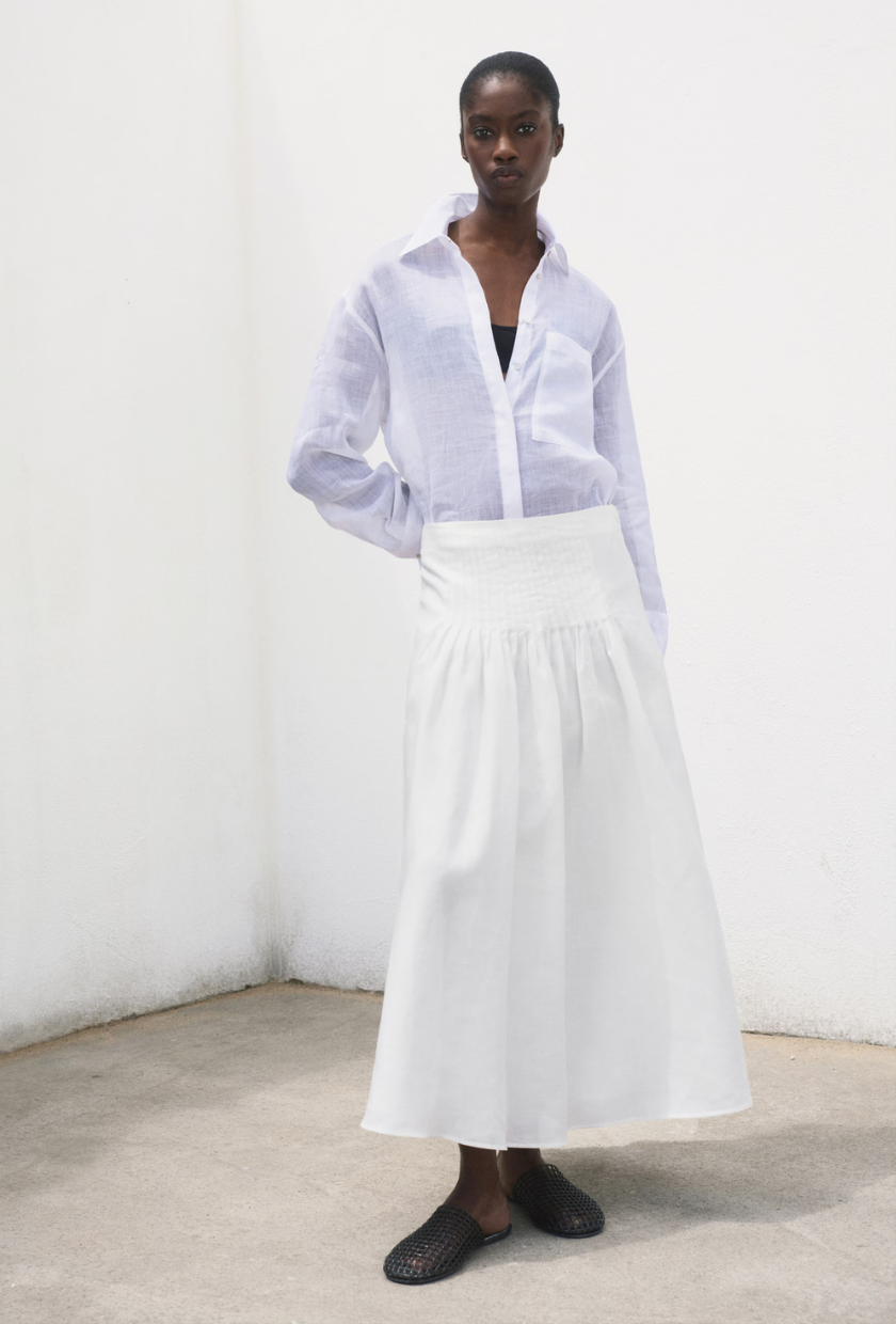 An image of a pleated skirt from Mango.