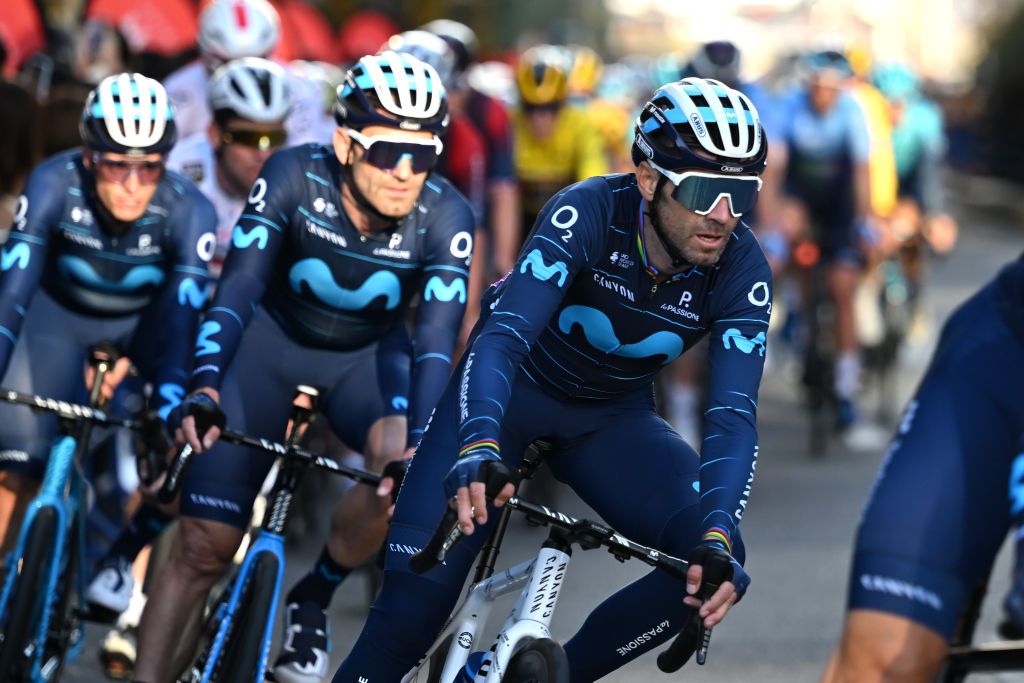  Alejandro Valverde and 2022 Movistar teammates