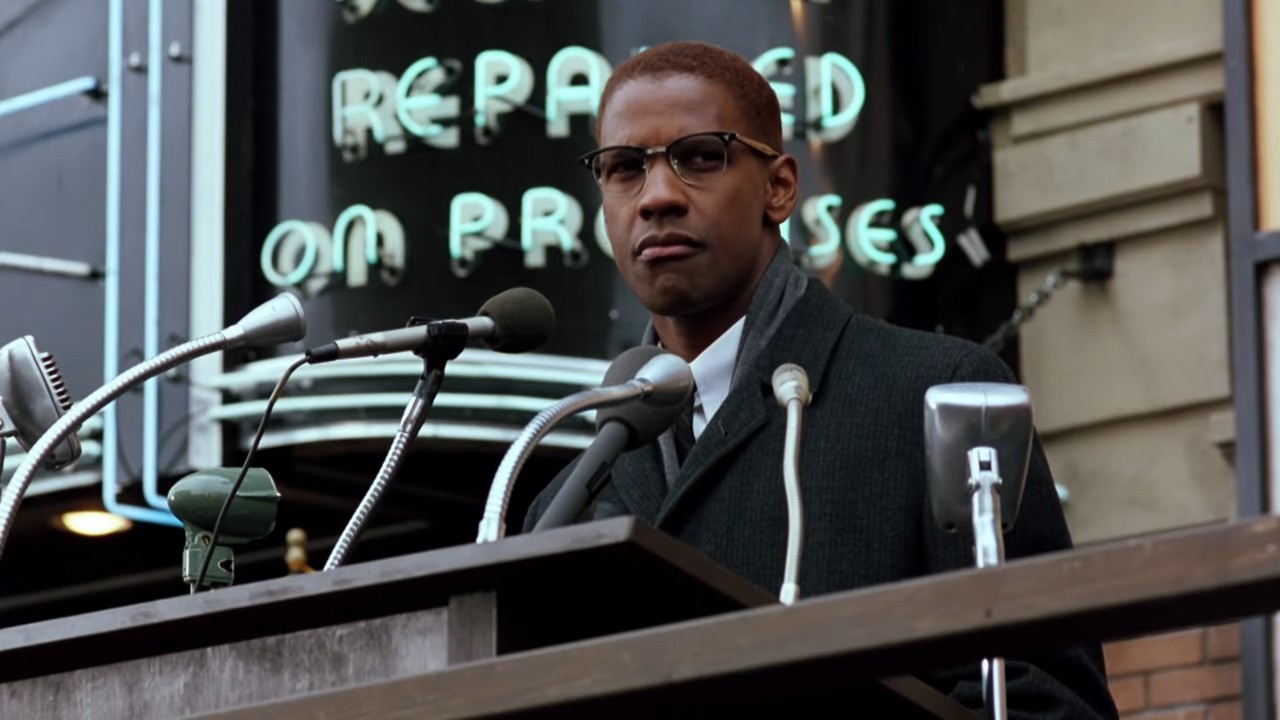 Capture d'écran de Denzel Washingon dans le rôle de Malcolm X dans Malcolm X.