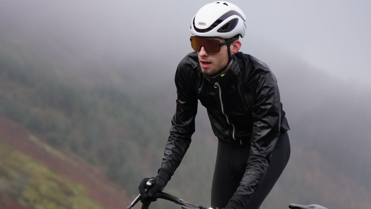 How to Clean your Waterproof Cycling Jacket 