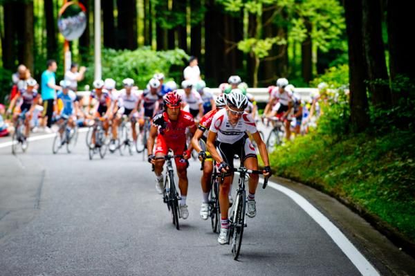 Some riders tried to slip away from the field on the climb
