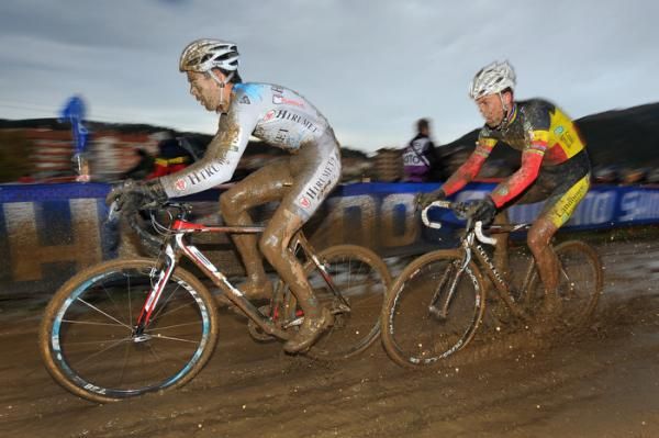 Egoitz Murgoitio Rekalde stayed with the leaders early in the race.