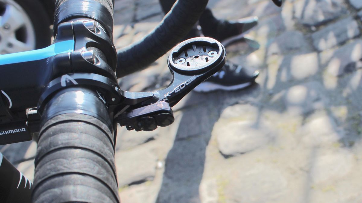 Chris Knees has a climbing switch without the protective box on his Garmin mount