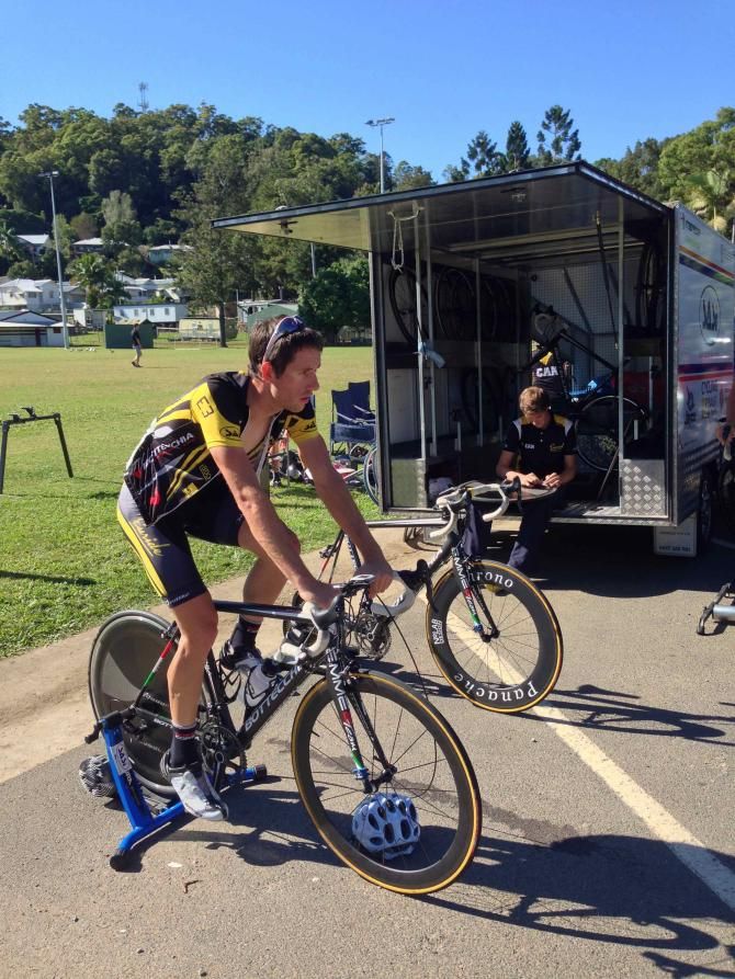Euride Racing warming up before the start of the men's TT
