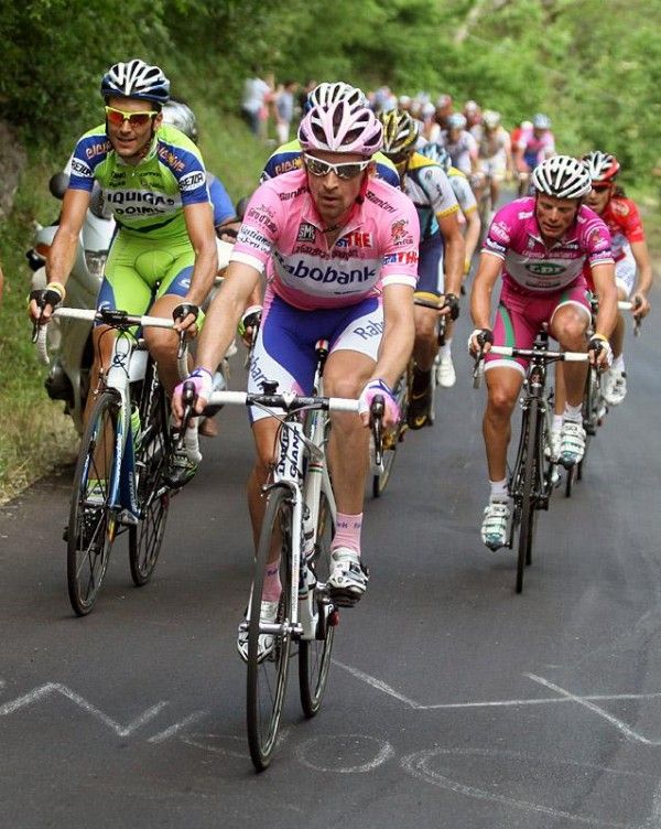 Race leader Denis Menchov leads Ivan Basso (Liquigas) and Danilo Di Luca (LPR Brakes - Farnese Vini) on the Blockhaus.