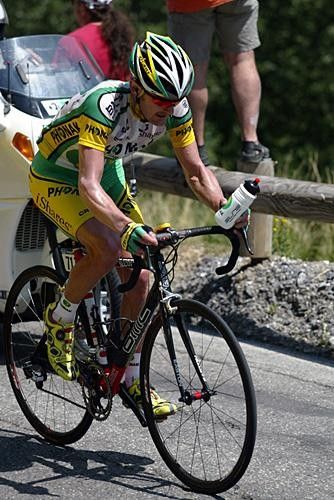 Floyd Landis (Phonak) stayed hydrated on a hot day like today.