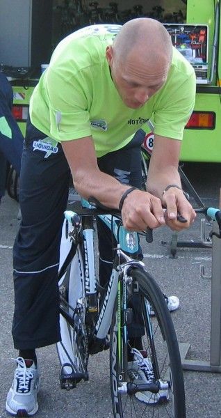 Backstedt testing the position on the bike.