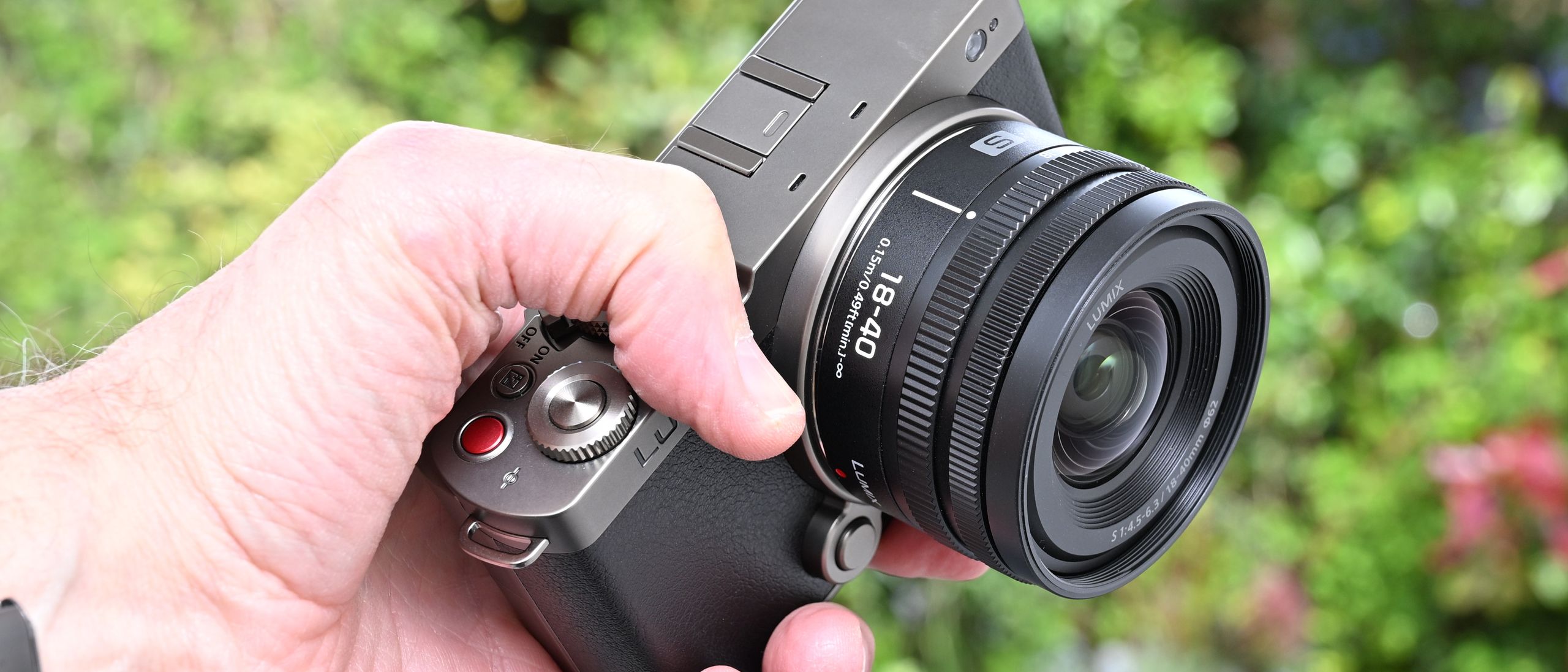 Panasonic Lumix S 18-40mm f/4.5-6.3