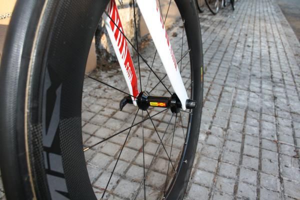 The Mavic Cosmic CC80 wheels are built with stainless steel spokes and external nipples for easier servicing.