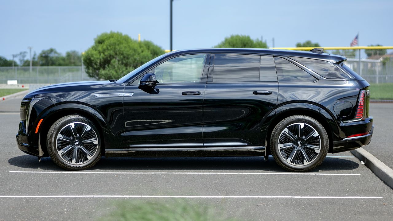 2025 Cadillac Escalade IQ Sport 2 test drive.