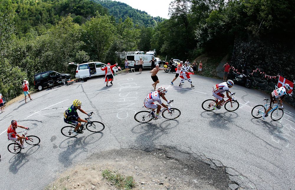 The peloton in action during stage 19