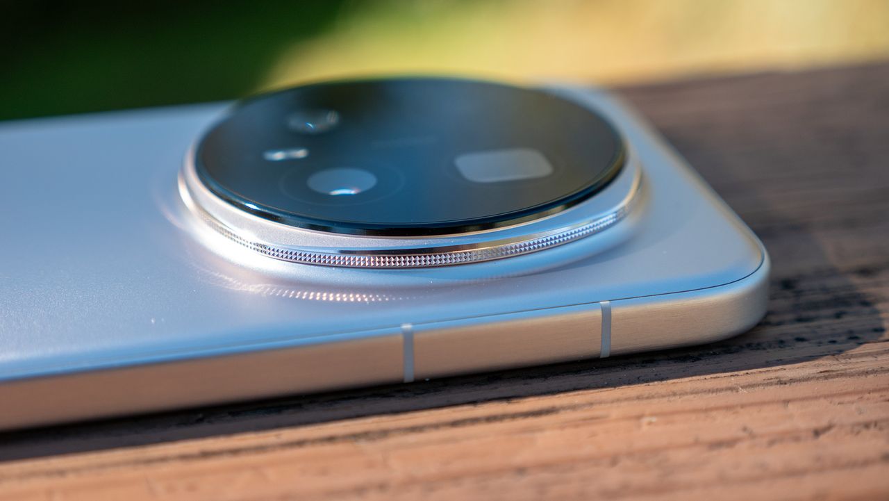 The Honor Magic 8 Pro's textured camera island