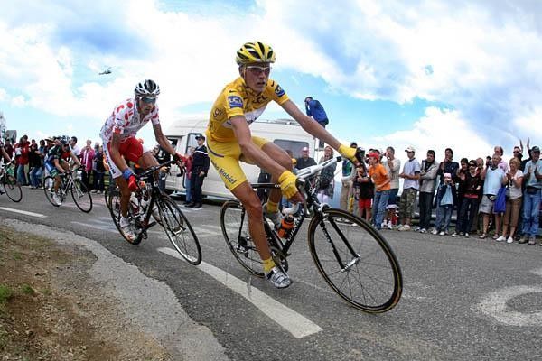 Rasmussen attacked a few times before finally getting away with Contador