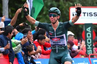 Vuelta a España: Kaden Groves seizes third sprint victory on rain-soaked stage 17 