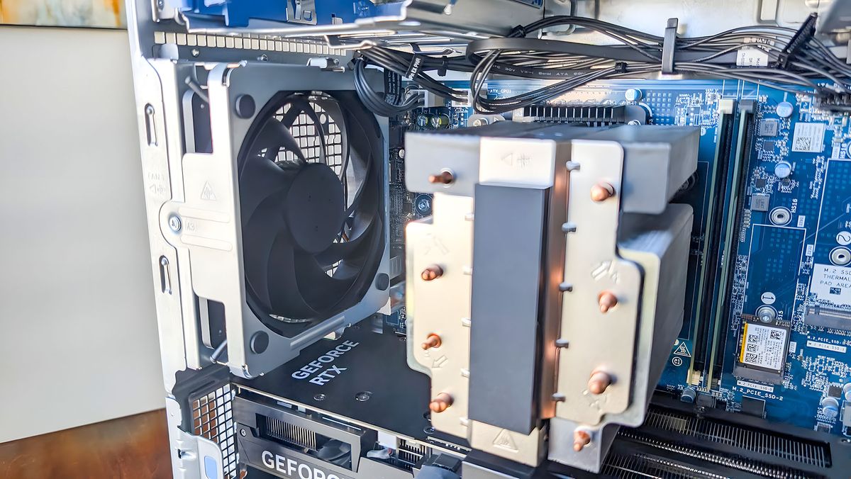 A closeup of the back fan in side the Dell Tower Plus EBT2250.