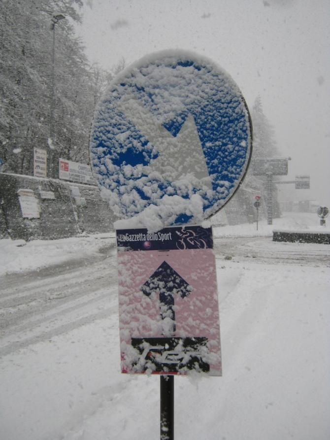 Snow falls near Turchino