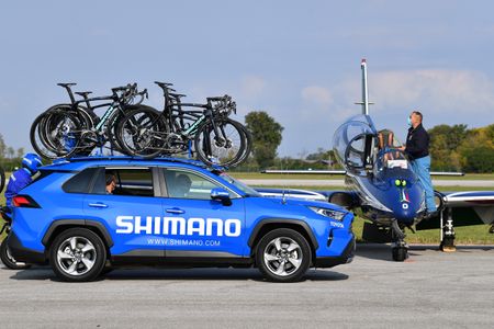 Shimano neutral service car