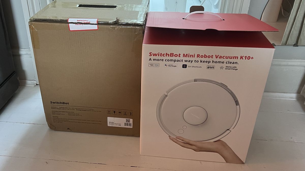 delivery box of the SwitchBot Mini Robot Vacuum K10+