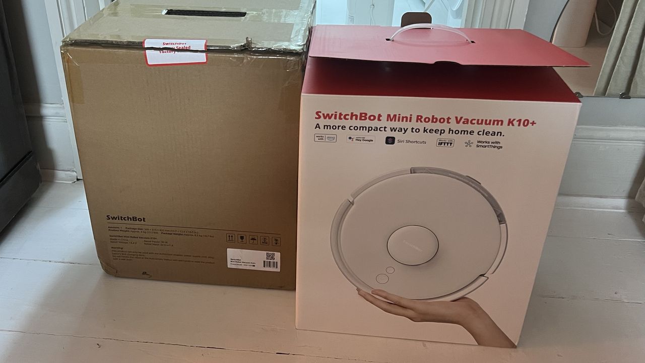 delivery box of the SwitchBot Mini Robot Vacuum K10+