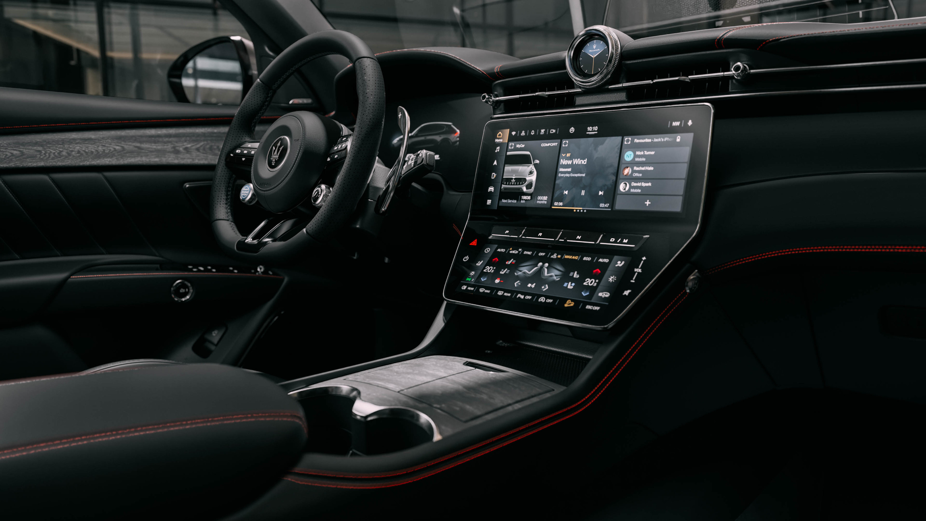 Inside the Maserati Grecale Folgore