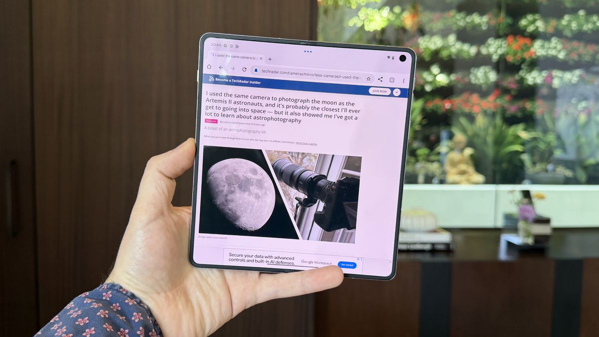 I went hands-on with the Motorola Razr Fold, and it feels like Moto's excellent flip phone formula finally scaled up