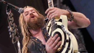 Zakk Wylde playing onstage in 2001