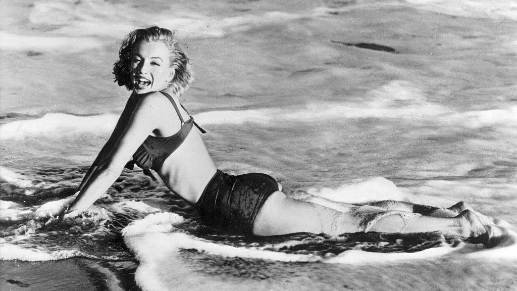 Marilyn Monroe's Early Beach Photos Honored with Plaque