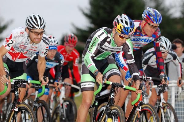 The Cannondale/cyclocrossworld.com riders were quick to find the front at the race's start.