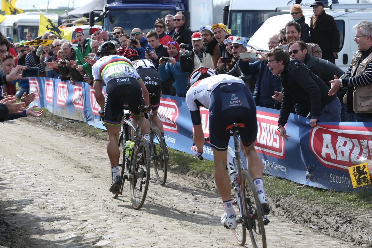 The fans cheers on Peter Sagan as he chases back on