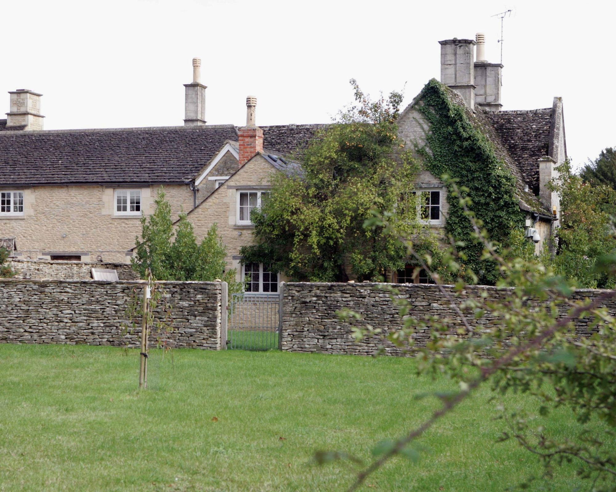 kate moss&#039;s oxfordshire house