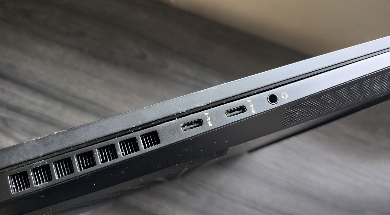 HP Omen 16 USB-C ports