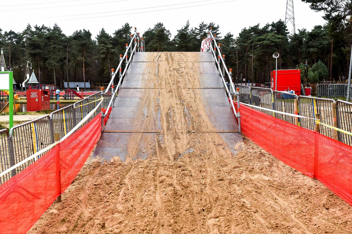 The flyover for the Belgian championships in Lille