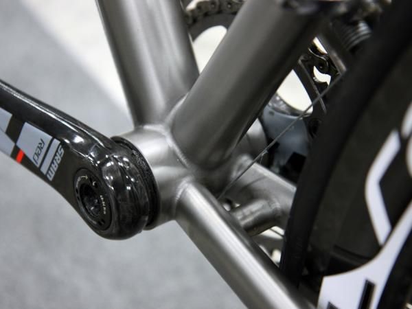 Proper BB30 bottom bracket shells like on this Dean road bike were almost completely replaced by PressFit 30 systems at this year's NAHBS.
