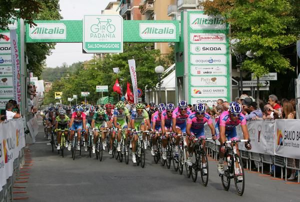 Lampre-ISD leads the peloton