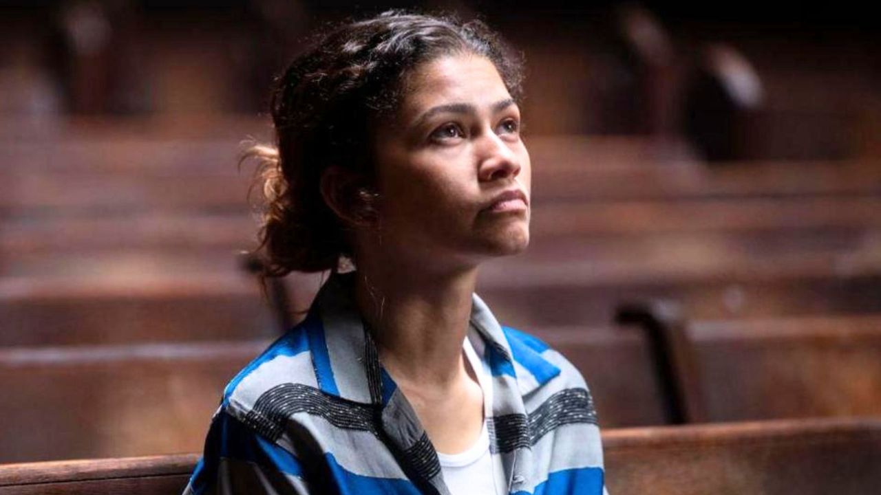  Euphoria season 3 slammed as 'an unhinged disaster' by critics as first reactions to the hit HBO Max show's return flood in 