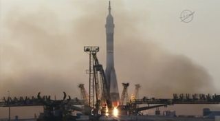 Soyuz Launches 3 Astronauts, July 6, 2016