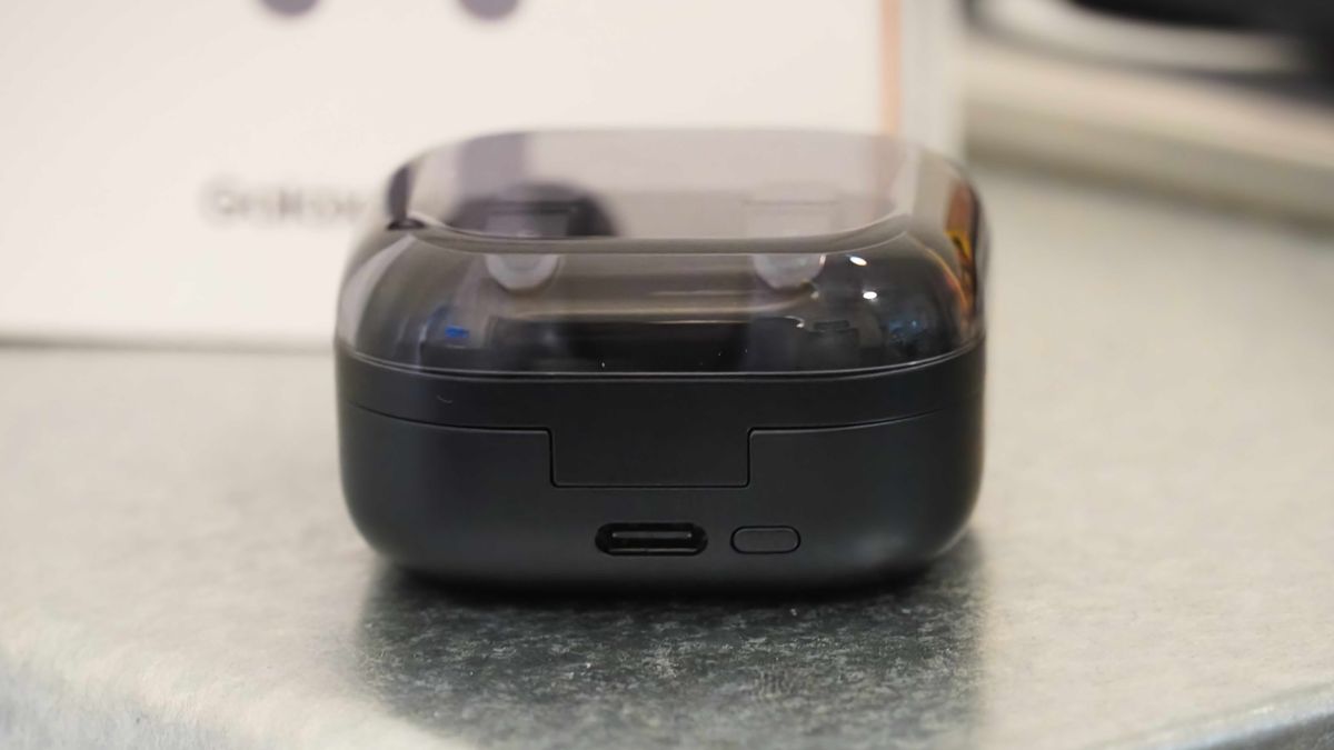 The Samsung Galaxy Buds 4 in black and silver.