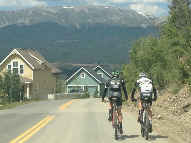 Ben Sonntag and Alex Grant spin back to town after stage 4