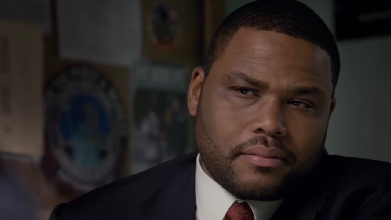 Anthony Anderson in Law & Order screenshot.