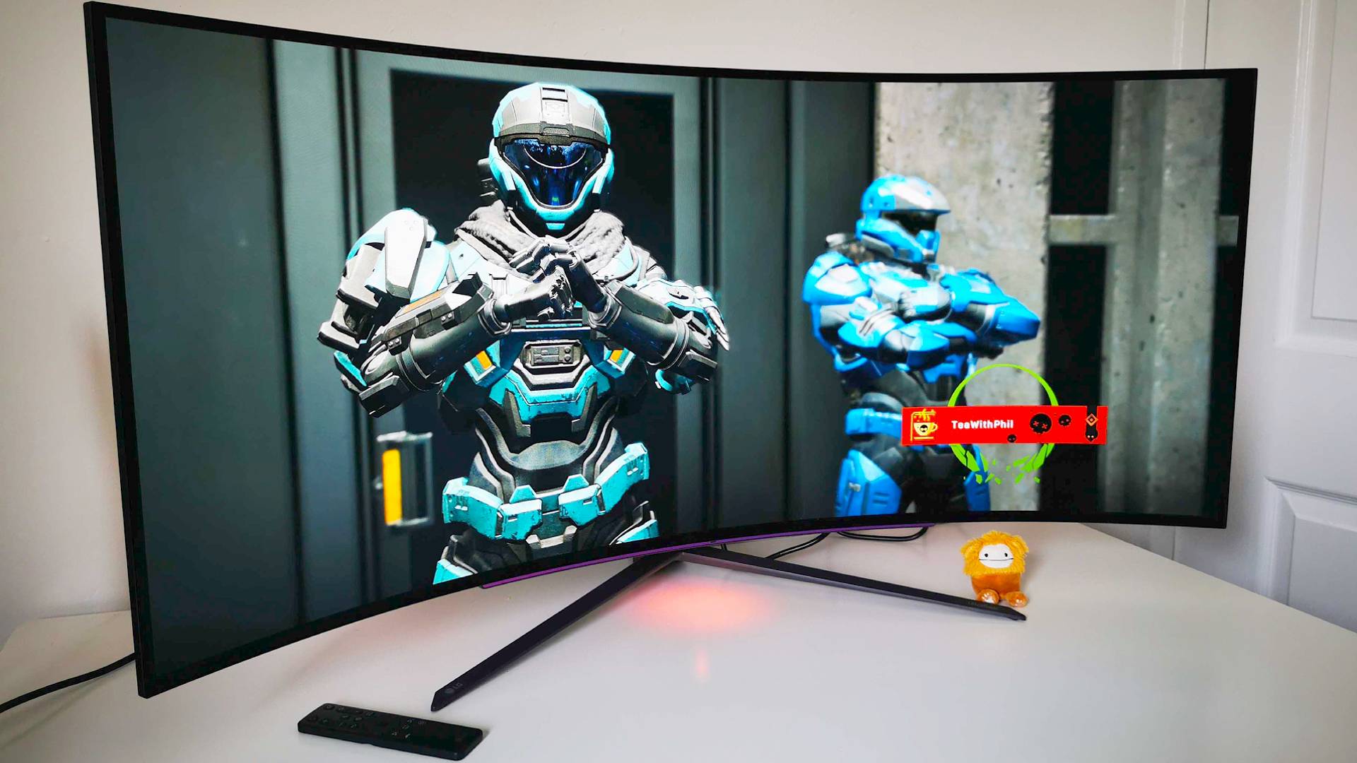 LG UltraGear 45GR95QE with Halo Infinite gameplay on screen