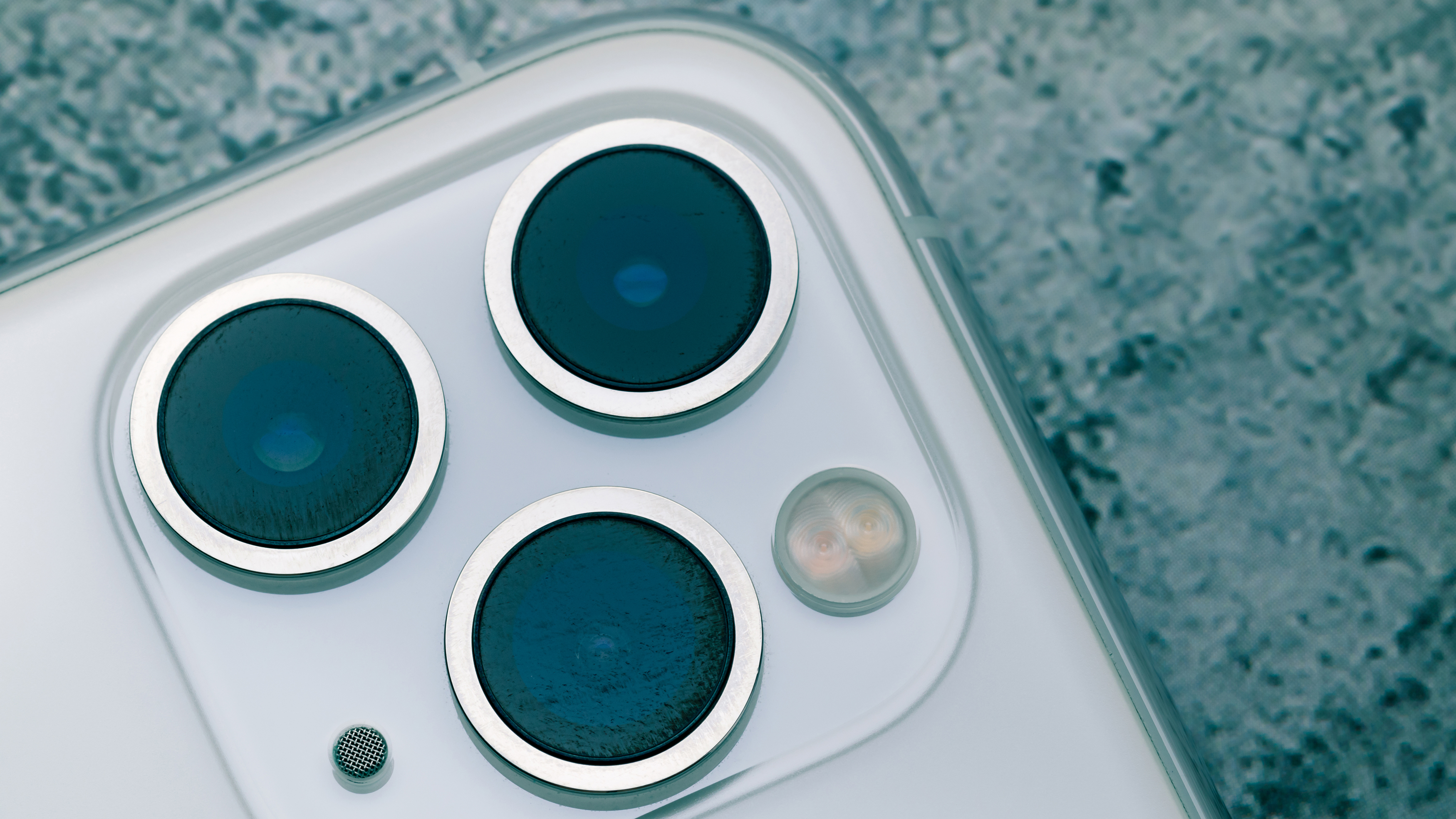 The three lenses of a smartphone camera