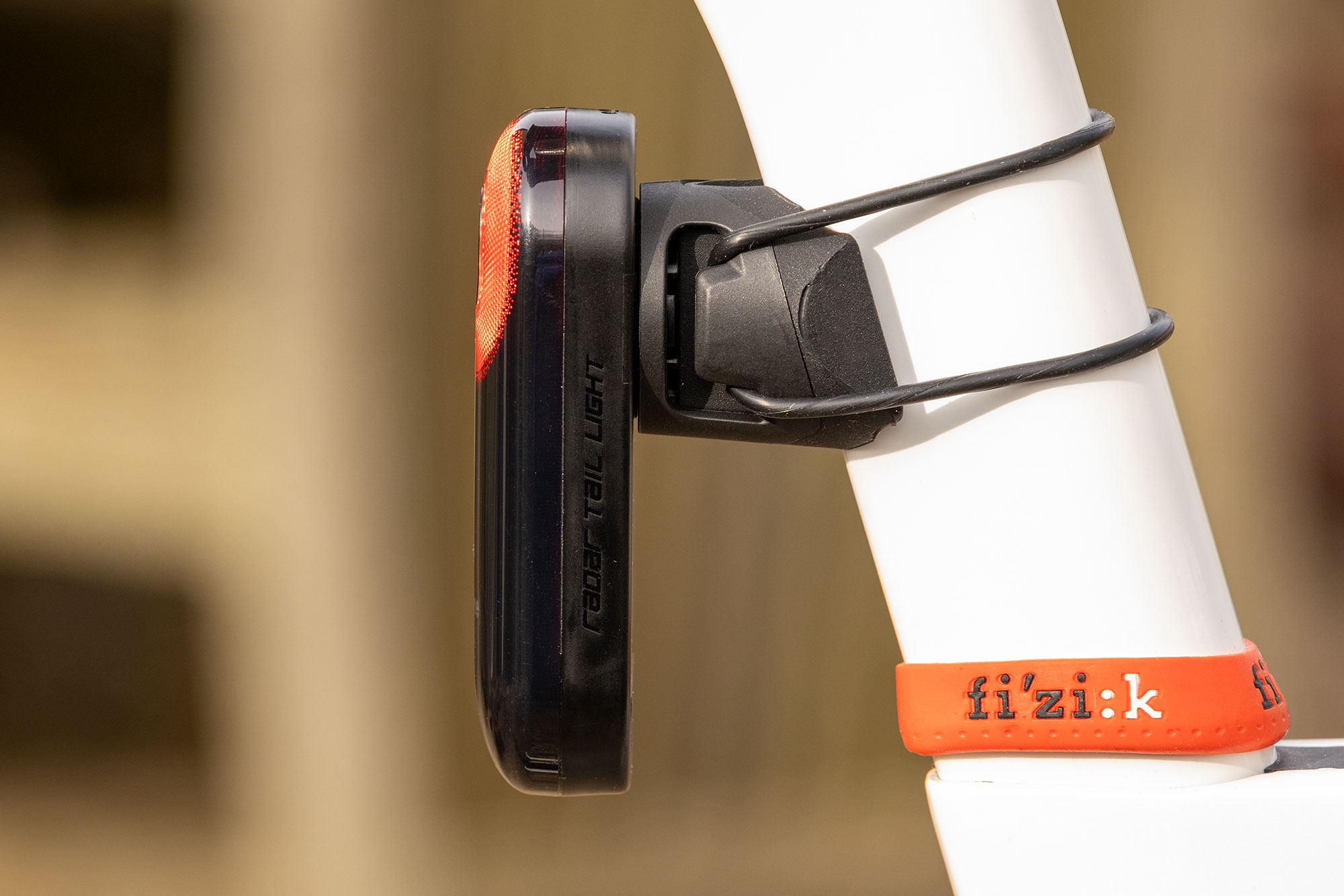 Magene L508, pictured side on, mounted on an aero seat post