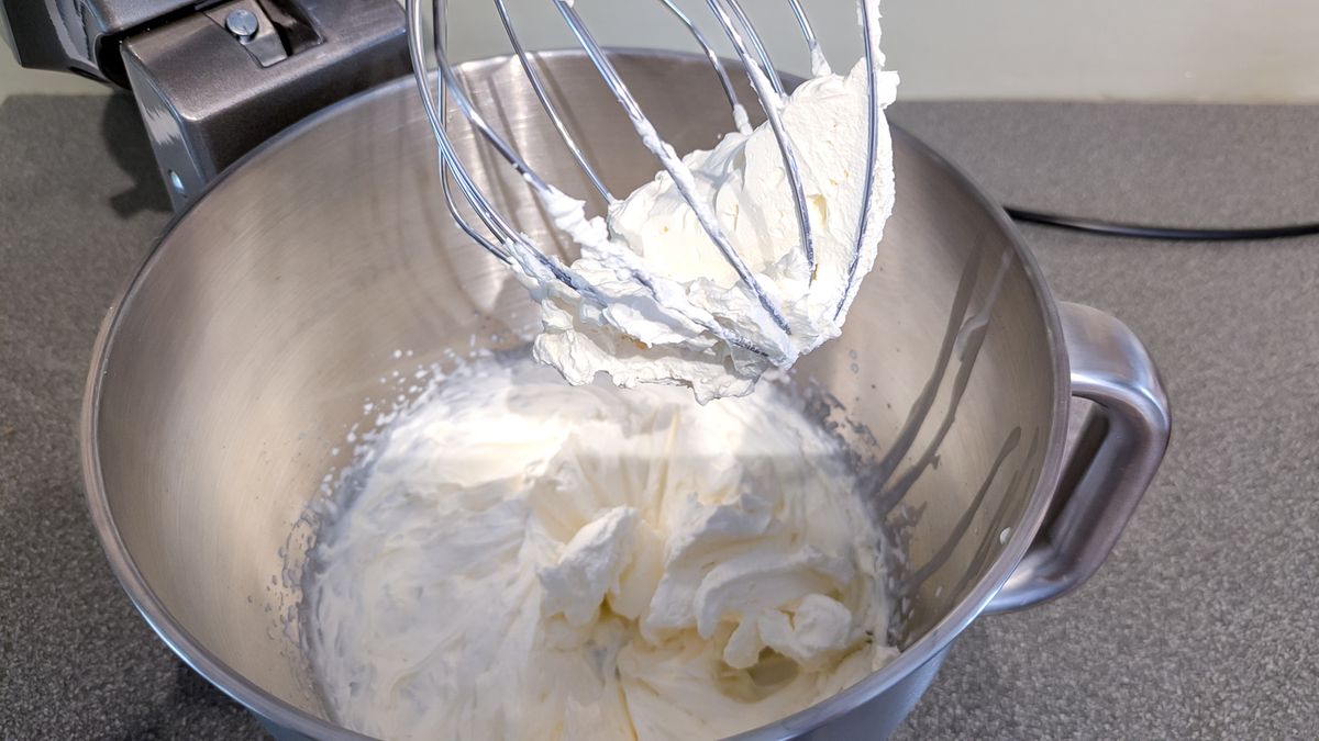 KitchenAid Artisan Plus stand mixer review