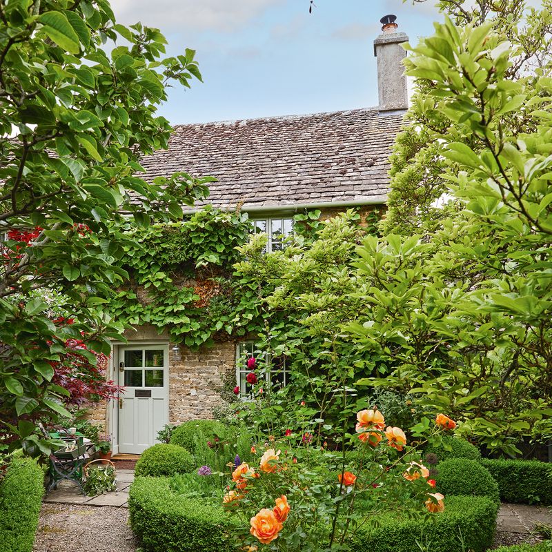 Take a tour around a detached Edwardian home in Worcestershire | Ideal Home