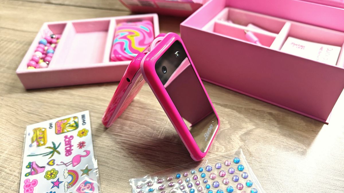 HMD Barbie Phone