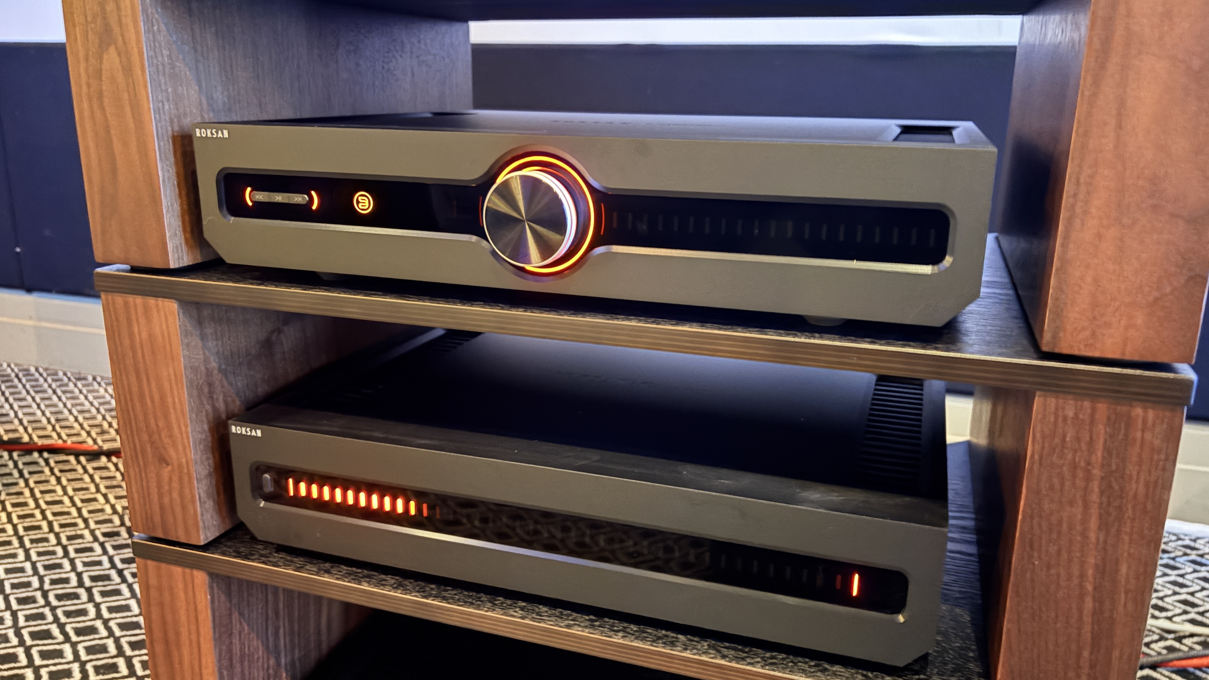 Roksan Caspian 4G streaming preamp and power amplifier