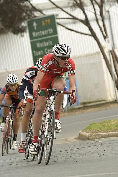 Ben Grenda (Praties) goes in pursuit of some attacks in Merbein, Grenda was ninth overall, 1.34 minutes behind the tour leader Jonathan Cantwell on the startline for stage twelve.