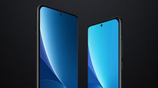 A cropped-in official render of the Xiaomi 12 (right) and Xiaomi 12 Pro