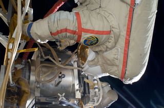 Shortest Spacewalk (Sept. 3, 2004)